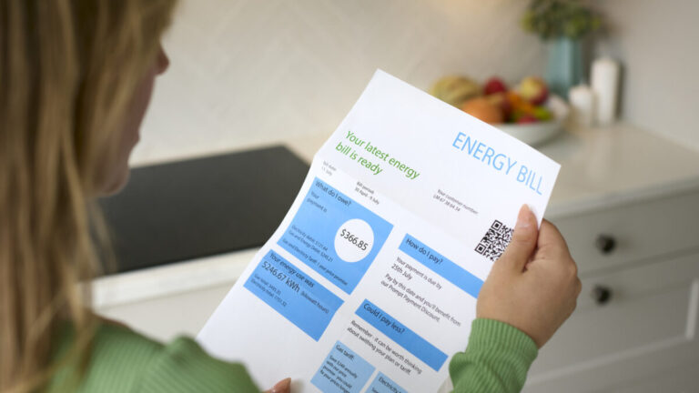 TIPS FOR REDUCING ENERGY COSTS IN COMMERCIAL AIR CONDITIONING